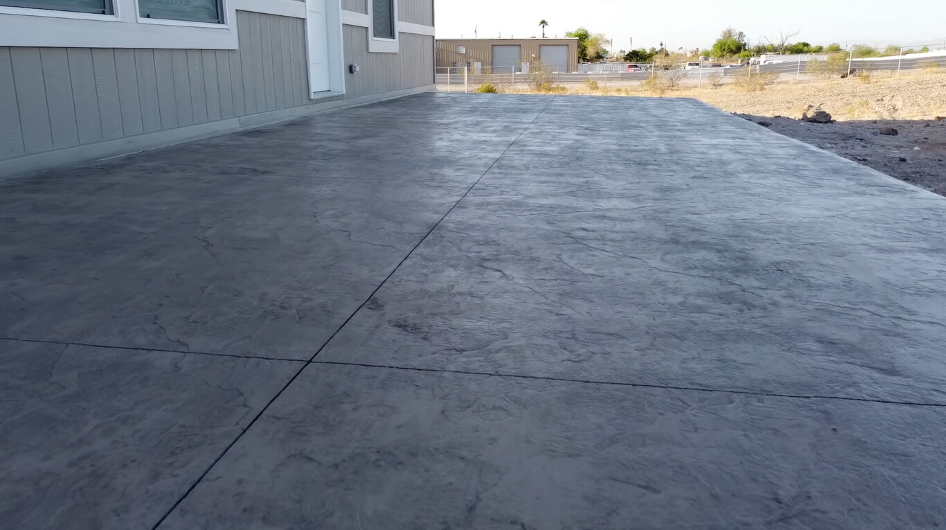Smooth concrete slab installation for residential property